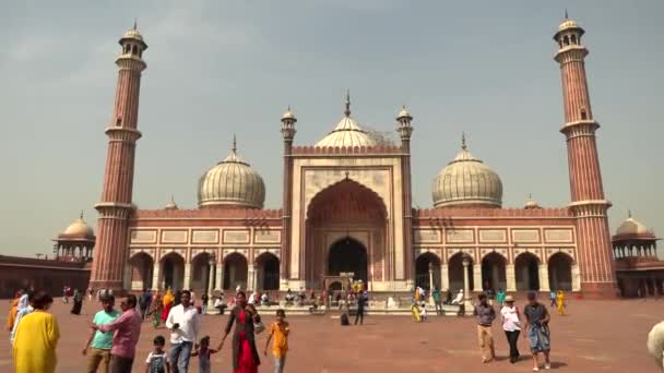델리, 인도, 2019년 3월 30일 - 자마 마스지드 모스크, 델리. 그레이트 프라이데이 모스크 자마 마스지드의 장엄한 건축물, 4k 영상 비디오 — 비디오