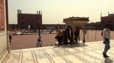 Delhi, Hindistan, 30 Mar 2019 - Jama Mescidi, Delhi. Ulu Cuma Camii Jama Mescidi muhteşem mimarisi, 4k görüntüleri video