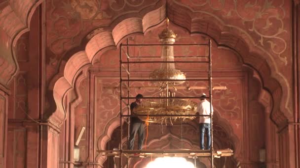 Delhi, India, 30 MAR 2019 - Moschea Jama Masjid, Delhi. La spettacolare architettura della Moschea del Grande Venerdì Jama Masjid, video 4k — Video Stock