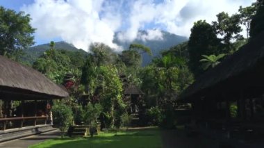 Endonezya, Bali 'deki Pura Luhur Batukaru Tapınağı, 4k video