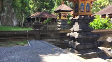 Endonezya Bali adasında Unesco Güzel hinduist Goa gajah Tapınağı, 4k görüntüleri video