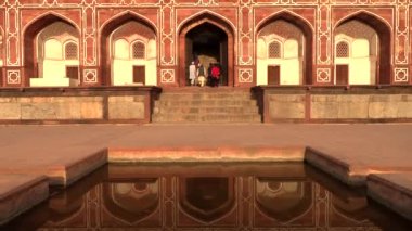 Delhi, Hindistan, 29 Mart 2019 - Hümayunlar türbesi Delhi'de Babür İmparatoru Hümayun'un mezarıdır, Hindistan, 4k görüntüleri video
