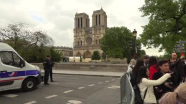 Paris, Fransa, 20 Mayıs 2019-Notre-Dame Katedrali ile yangın sonra iskele, 4k video videosu