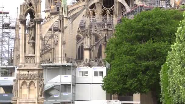 Παρίσι, Γαλλία, 20 Μαΐου 2019-Notre-Dame Καθεδρικός ναός μετά από φωτιά με σκαλωσιά, βίντεο 4K — Αρχείο Βίντεο