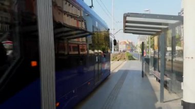Tramvay istasyonu yeni teknoloji ile geçen