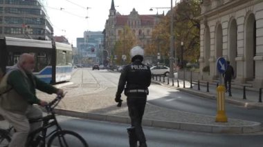 Polis memuru yürüyüş motosiklet giysileri