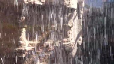 Kayalar Kanyon iç görünümünde şelale