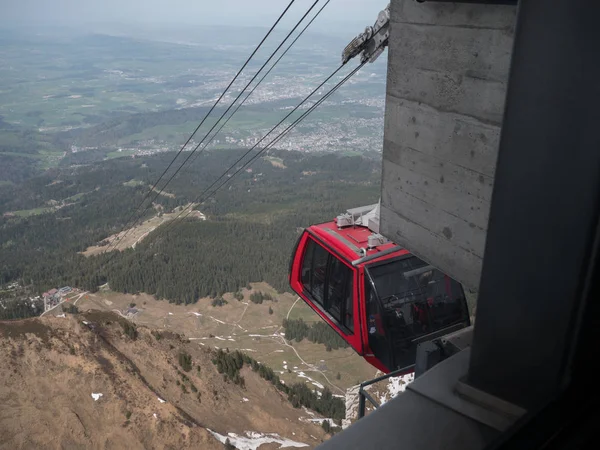 Snow Alps kablo demiryolu ile Güzel İsviçre Manzaralar