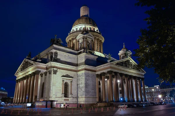 Rusya St. Petersburg St. Isaacs Katedrali gece