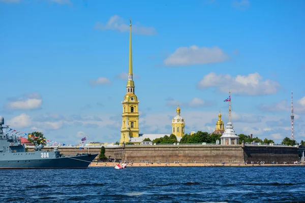 Rusya, St. Petersburg Yaz Saati Ordu Gemisi