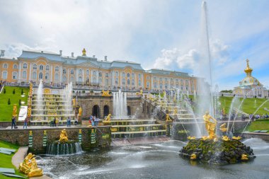 Rusya Peterhof Sarayı St.Petersburg yaz saati