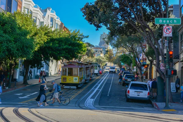 San Francisco sokakları yaz saati mavi gökyüzü