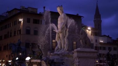 Neptün Çeşmesi Floransa bir çeşme, İtalya Palazzo Vecchio yavaş hareket