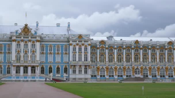Catherine Palace in Tsarskoye Selo St. Petersburg. Het oude historische gebouw uit de keizerlijke tijd. Oktober 2019 Poesjkin — Stockvideo
