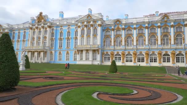 Pałac Katarzyny w carskim Selo Sankt Petersburgu. Stary zabytkowy budynek z czasów cesarskich. październik 2019 Puszkin — Wideo stockowe