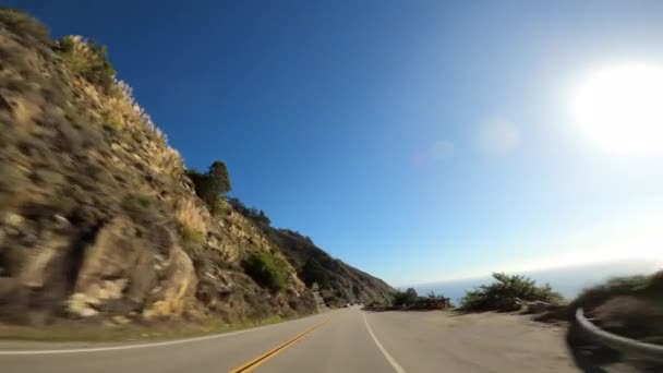 Conducir en Big Sur California Cabrillo Highway 1 coast road, pov south — Vídeos de Stock