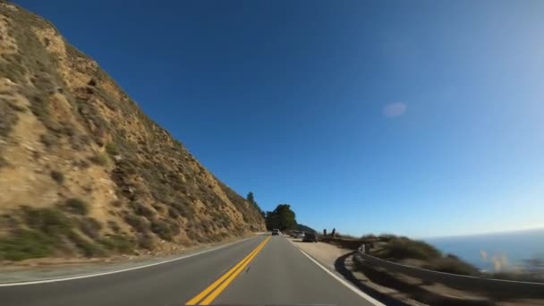 Jazda w Big Sur California Cabrillo Highway 1 wybrzeża drogowego, punkt na południe — Wideo stockowe