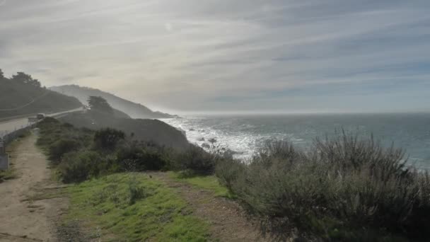Γραφικό τοπίο Big Sur Καλιφόρνια Ειρηνικός ωκεανός ακτή αυτοκινητόδρομος 1 — Αρχείο Βίντεο