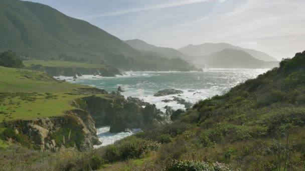 Γραφικό τοπίο Big Sur Καλιφόρνια Ειρηνικός ωκεανός ακτή αυτοκινητόδρομος 1 — Αρχείο Βίντεο