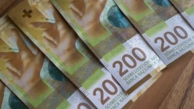 İsviçre parasının yakın plan çekimi 200 Chf frankı, ayrıntılı banknotlar