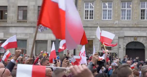 Anti-COVID Afsluitingsprotest in Europa. Woclaw Polen 10.10.2020 — Stockvideo