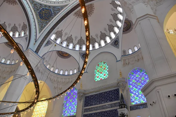 Interior Mezquita Camlica Estambul Turquía — Foto de Stock