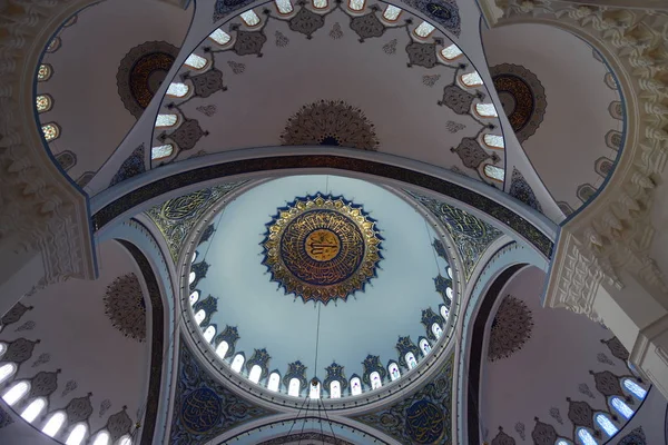 Interior Mezquita Camlica Estambul Turquía — Foto de Stock