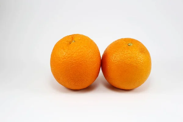 Апельсины Изолированы Белом Фоне — стоковое фото