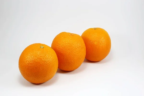 Apelsiner Isolerad Vit Bakgrund — Stockfoto