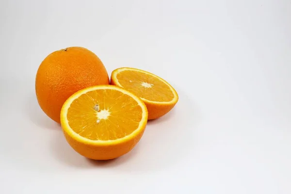 Πορτοκάλια Απομονωμένα Λευκό Φόντο — Φωτογραφία Αρχείου