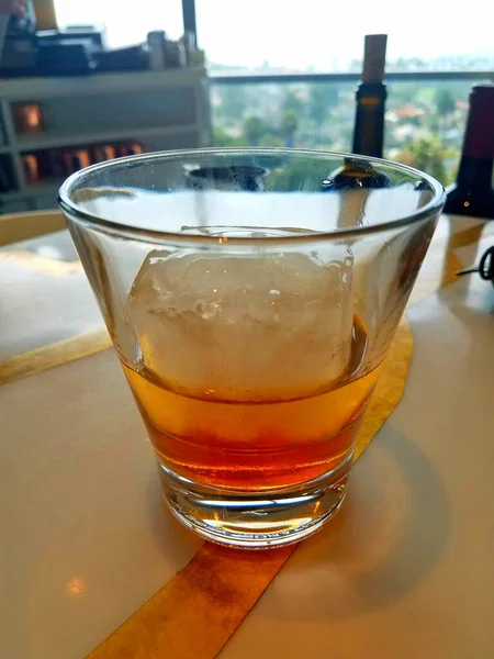 Glass Amber Whiskey Sitting Bar — Stock Photo, Image