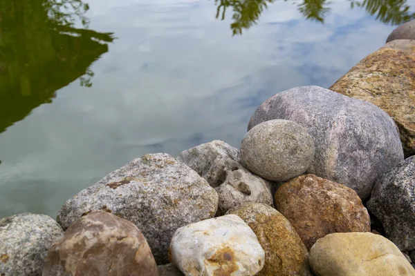 Rocks Water Reflection — Stock Photo, Image