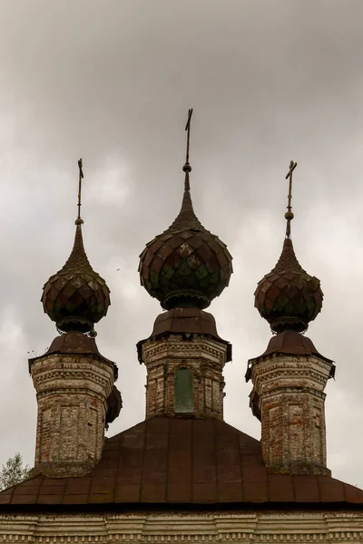 Cúpulas Uma Igreja Cristã Abandonada Visão Geral — Fotografia de Stock