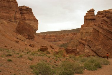 Sharyn kanyonu, Kazakistan - 3 Mayıs 2019: Kanyon yürüyüşü