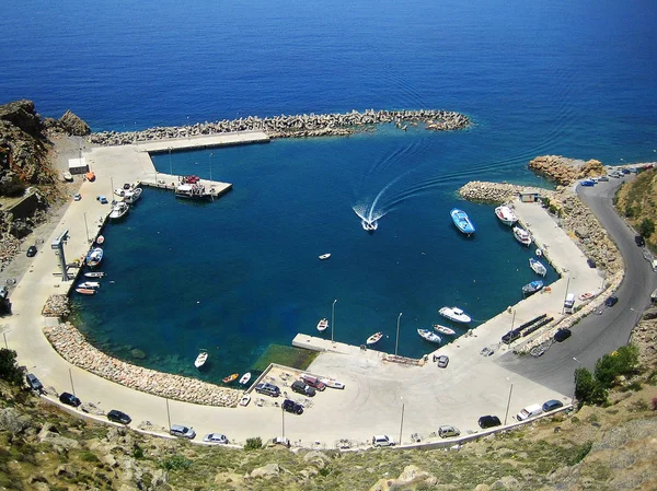 Vieux port de Sfakia Crète île Grèce arrière-plan — Photo