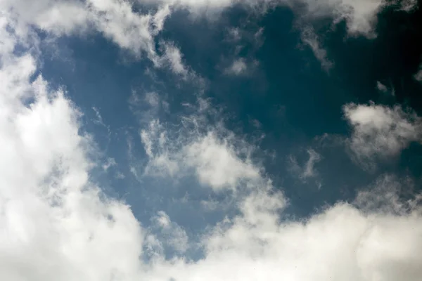 Ég a felhők drámai hangulat Auto hang Fine Art kiváló minőségű 50 megapixel — Stock Fotó
