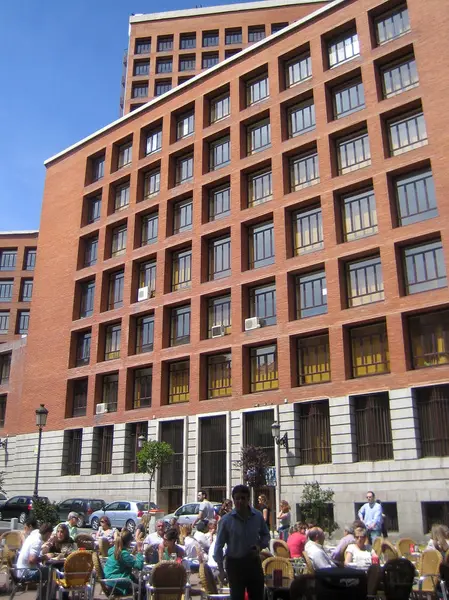 Madrit, España - 12 de agosto de 2007: Vista del centro a pie — Foto de Stock