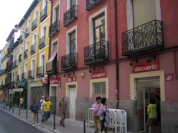 Madrit, España - 12 de agosto de 2007: Vista del centro a pie — Foto de Stock