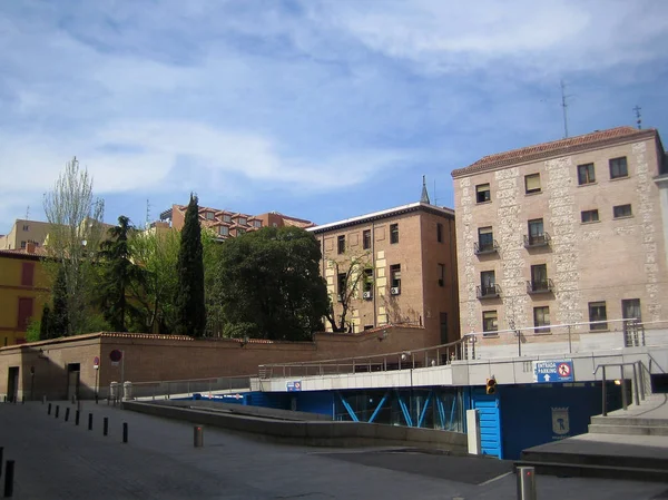 Madrit, Espanha - 12 de agosto de 2007: Vista do centro a pé — Fotografia de Stock