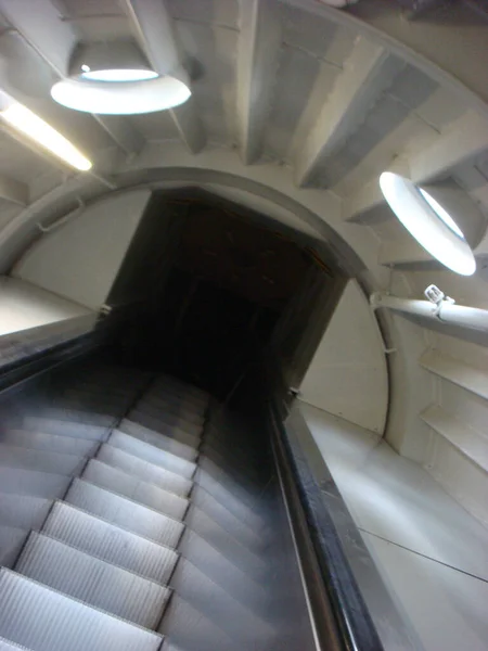 Bélgica, Bruxelas - 12 de Agosto de 2008: Centro de lugares de topo a pé — Fotografia de Stock