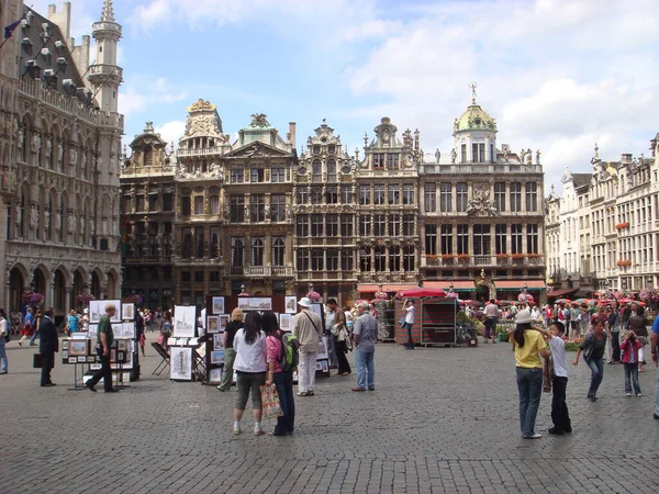 Belgien, Bryssel - 12 augusti 2008: Centrala toppplatser till fots — Stockfoto