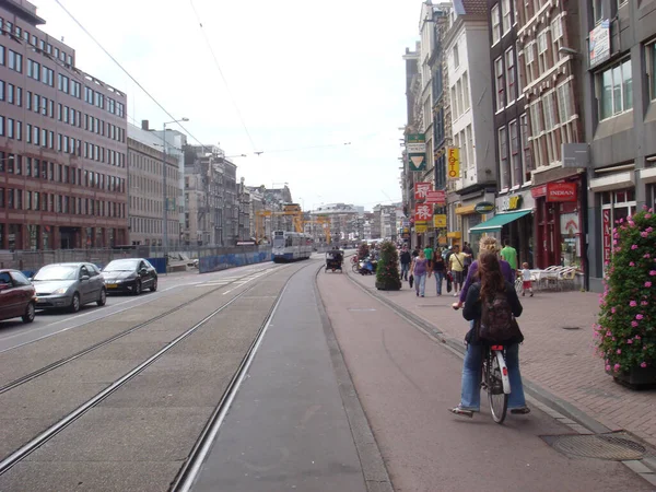 Amsterdam Hollanda Temmuz 2009 Yaya Şehir Manzarası Üzerinde Yürüyen Merkezin — Stok fotoğraf