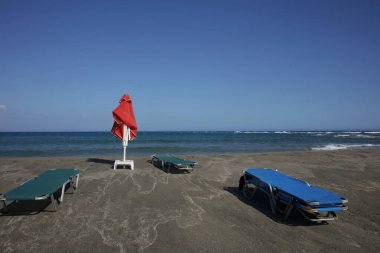 Frangokastello Sahili Creta Adası 'nda tatil. Yunan covid-19 sezonunun arka planı. Modern yüksek kaliteli baskı.