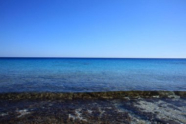 Mavi lagün kedrodasos plaj creta adası kayalık temiz sular covid-19 sezonluk tatiller modern arka plan yüksek kaliteli baskılar