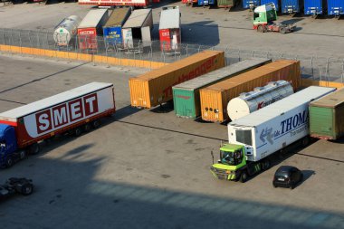 Patra, Yunanistan, 4 Temmuz 2020 tarihinde gemi covid-19 sezonunun yüksek kaliteli baskı tatilinden şehir limanına bakıldı