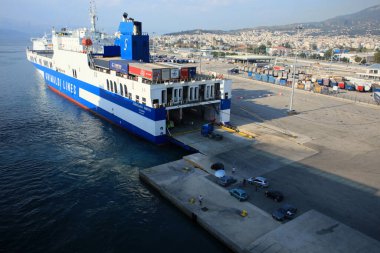 Patra, Yunanistan, 4 Temmuz 2020 tarihinde gemi covid-19 sezonunun yüksek kaliteli baskı tatilinden şehir limanına bakıldı