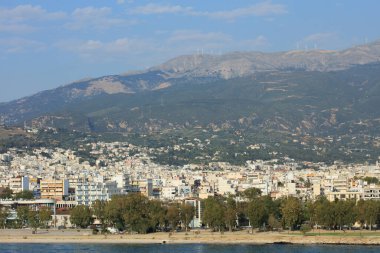 Patra, Yunanistan, 4 Temmuz 2020 tarihinde gemi covid-19 sezonunun yüksek kaliteli baskı tatilinden şehir limanına bakıldı