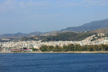 Patra, Yunanistan, 4 Temmuz 2020 tarihinde gemi covid-19 sezonunun yüksek kaliteli baskı tatilinden şehir limanına bakıldı