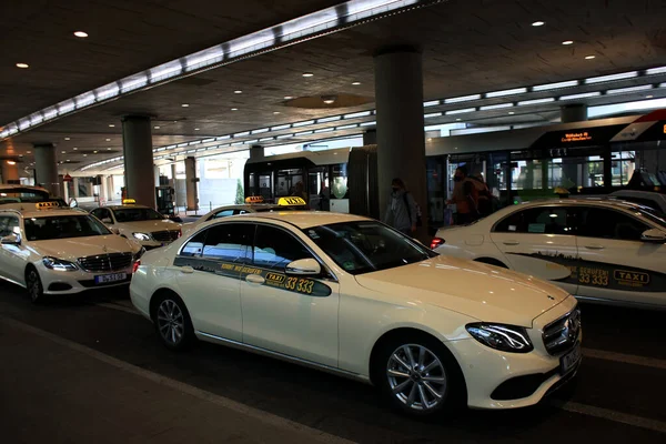 Dusseldorf Germany Friday 2020 International Airport Traveling Corona Virus Covid — Stock Photo, Image