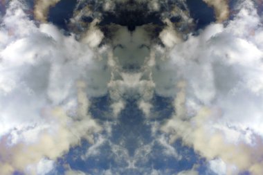 Bulutlu, hayal gördüren mavi gökyüzü. Arka planda modern, yüksek kalite baskılar. 50 megapiksel.